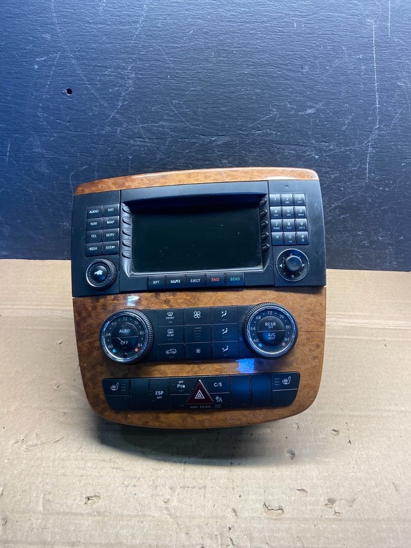 2009-2013 Mercedes W251 R350 Head Command Navigation Radio 6 CD Player ae2423 DG
