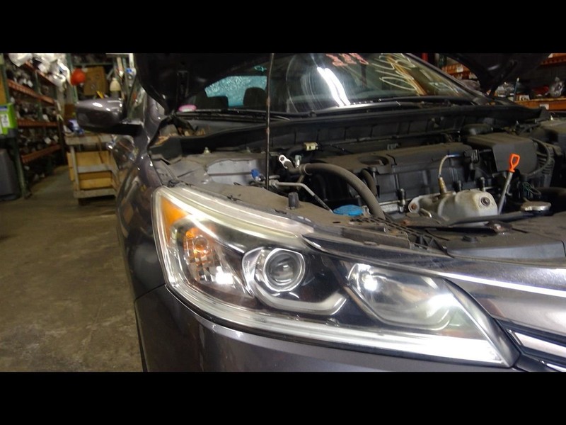 Passenger Headlight US Market Sedan Halogen Fits 16-17 ACCORD 1605358