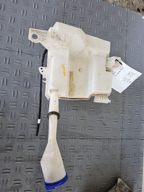 Wash Reservoir Sedan Fits 12-18 FOCUS 3420317