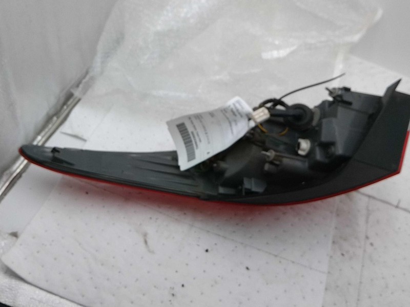 2013 Hyundai Elantra Left Tail Light Assembly Brown OEM 360213 100K Miles