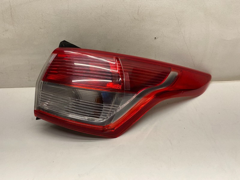 2013-2016 FORD ESCAPE RIGHT REAR TAILLIGHT LAMP ASSEMBLY OEM