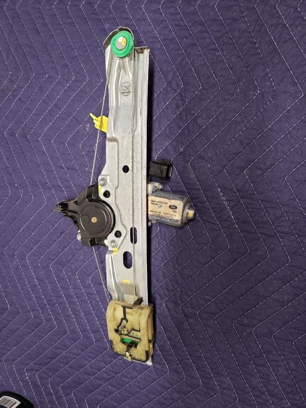 FORD FOCUS 2012-2018 ST REAR RIGHT DOOR WINDOW REGULATOR WITH MOTOR OEM 6 pin