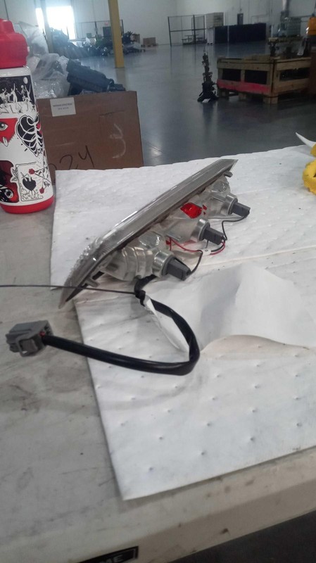 2011 Ford F150 Center High Mount Stop Light Assembly Brown Used 225K Miles