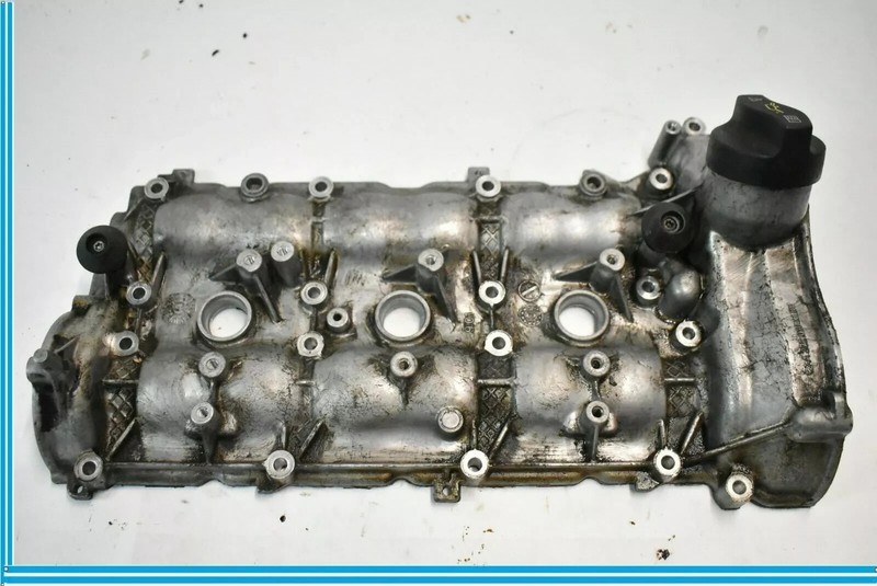 08-11 Mercedes W221 C350 C300 Right Side Engine Cylinder Head Cover OEM