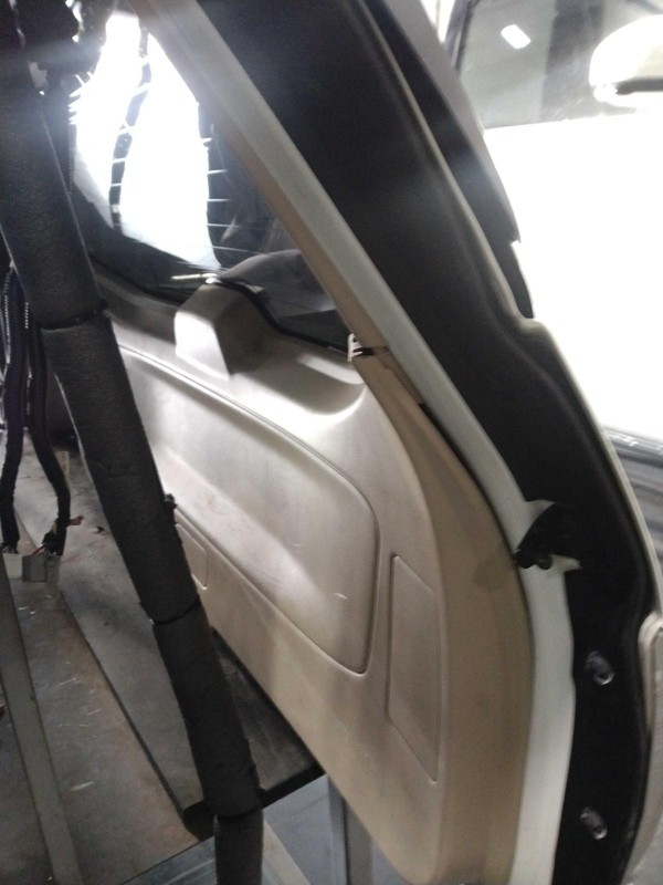 Used Deck Lid fits: 2015 Nissan Pathfinder manual lift w/o rear view camera Grad