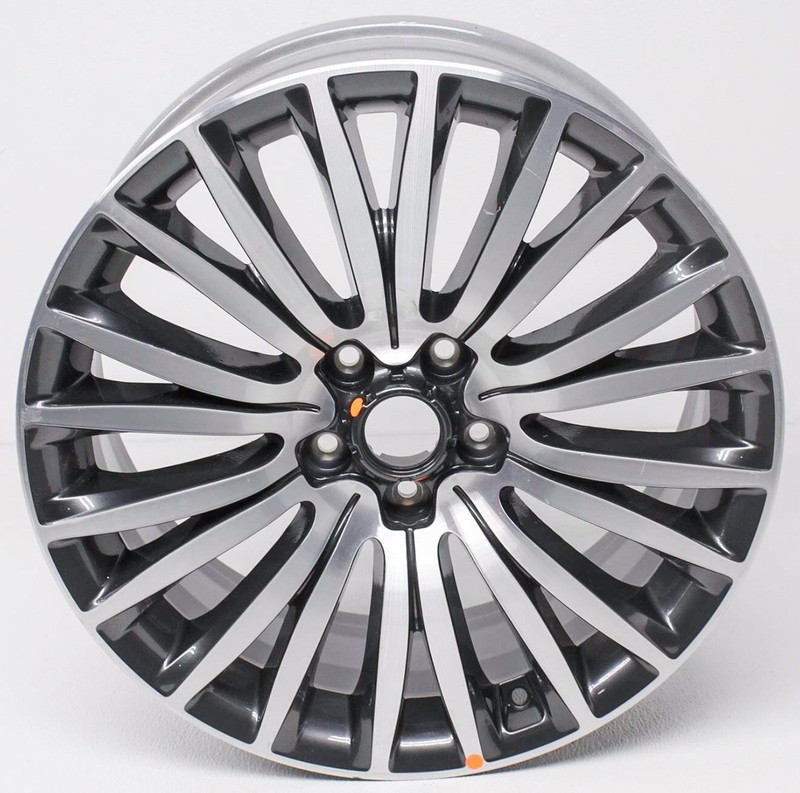 OEM Kia Cadenza 19 inch Wheel 52910-3R760 Nicks