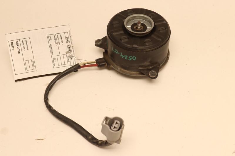 2014-2019 TOYOTA HIGHLANDER 3.5L 2GRFE RIGHT SIDE RADIATOR COOLING FAN MOTOR OEM