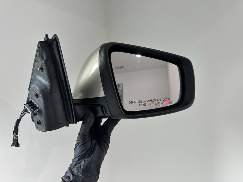 2011 Buick Lacrosse RH Passenger Side View Mirror Power W Turn Signal Gold OEM
