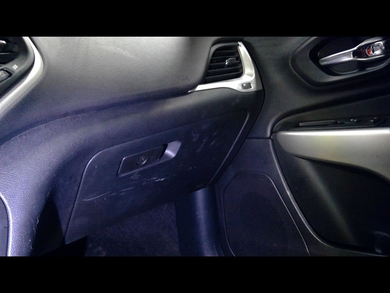 2014-2017 CHEROKEE Glove Box 1547741