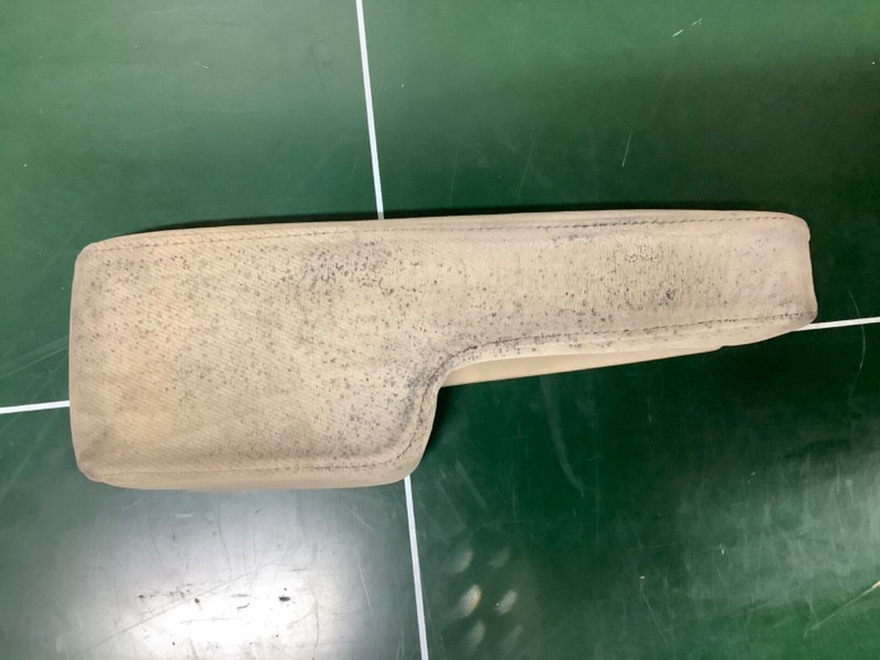 03- 05 Civic Sedan Center Console Lid Arm Rest Assy Ivory OEM