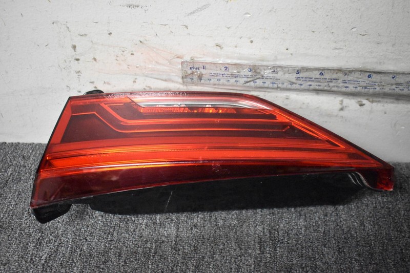 2019-2020 AUDI Q3 TAIL LIGHT RIGHT SIDE FACTORY OEM