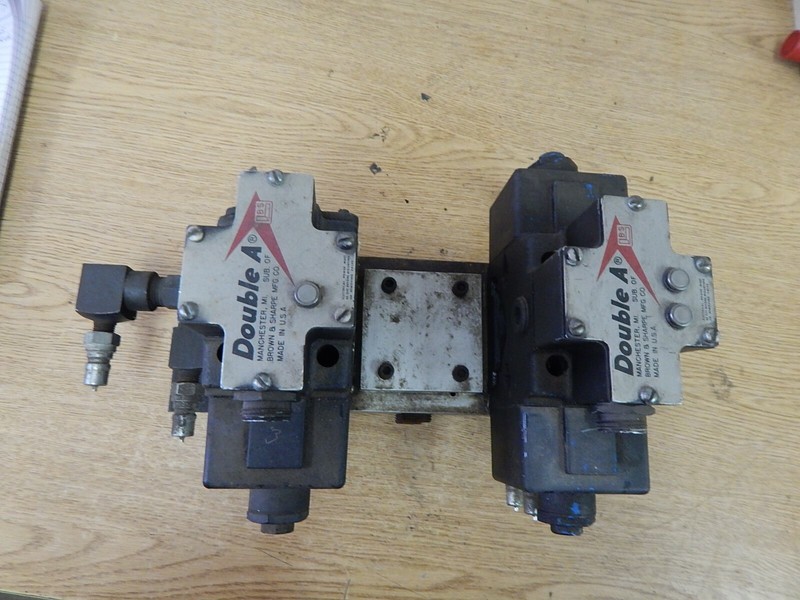 Double A QM-01-C-10F1 Solenoid Valve Manifold w/ brackets *FREE SHIPPING*