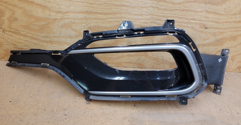 2017 2018 Hyundai Santa Fe Sport Left LH Side Fog Light Trim Garnish Bezel OEM