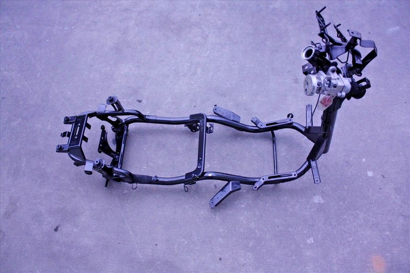 2013 YAMAHA YW 50 ZUMA MAIN FRAME CHASSIS BODY OEM YW50 13