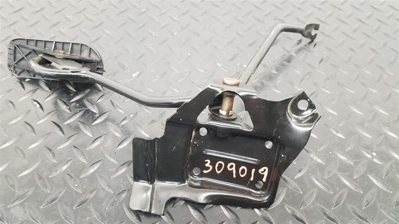 96-02 Chevrolet Express Accelerator Gas Pedal Assembly OEM 15756441