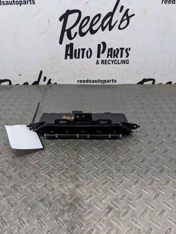 14-18 SILVERADO Under Radio Pedal / Traction / Park Assist Control Switch1159834