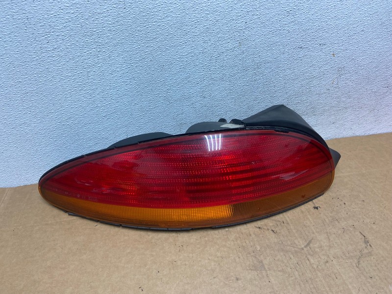 2003-2004 Chrysler Concorde Left Driver LH Side Tail Light Oem AD5499 LK