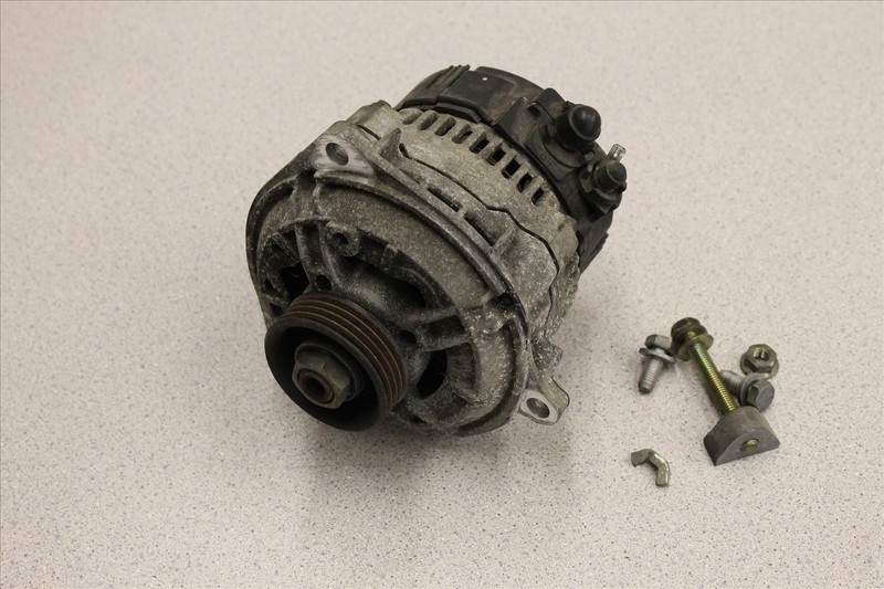 1999 BMW R 1100 S ALTERNATOR GENERATOR BATTERY CHARGE CHARGING R1100S 99