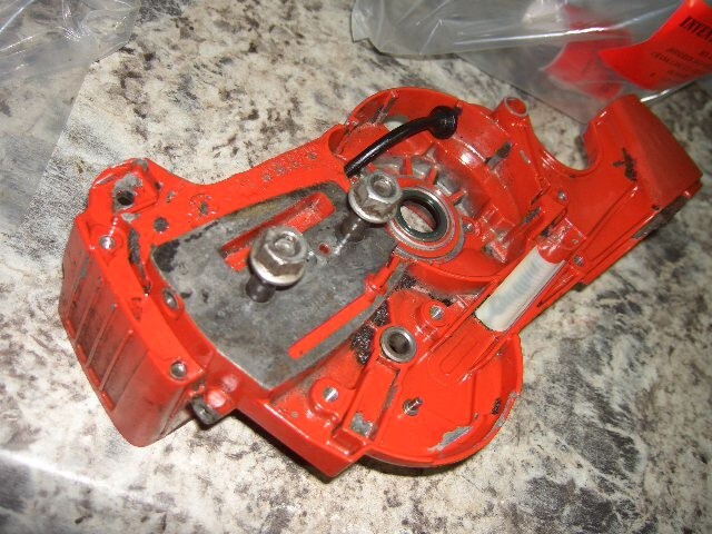 Jonsered2071 crank case half clutch side chainsaw part only