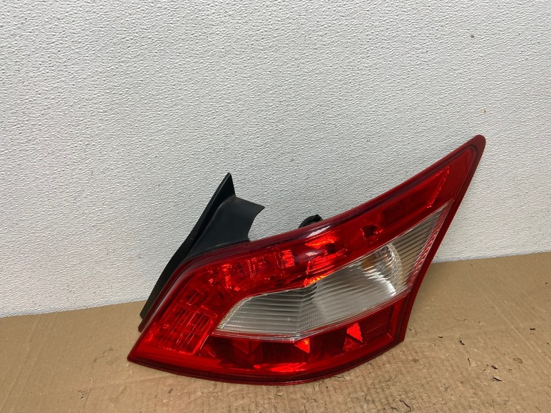 2009 2010 2011 Nissan Maxima Right Passenger RH Side Tail light OEM AC4043 LK