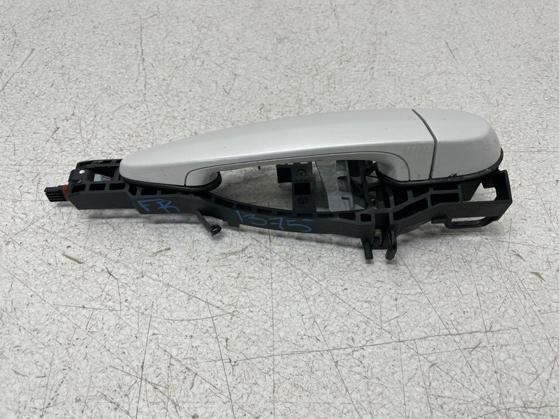 14 15 16 17 BMW F22 F23 M235i Front Right Pass Exterior Door Handle 1375 OEM