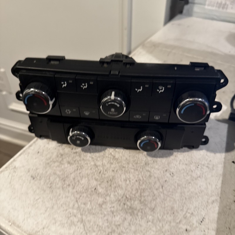 P55111805AF Heater A/c Control DODGE GRAND CARAVAN TOWN & COUNTRY 08 09 10