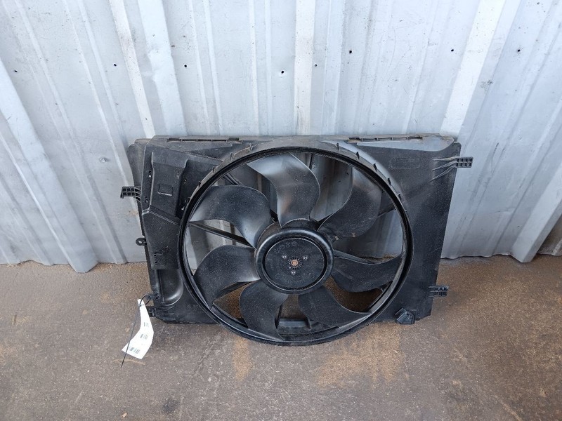 Mercedes 204 C250 E350 Radiator Cooling Fan Electric Motor 2049066802