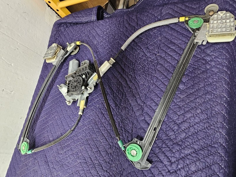 Driver Front Window Regulator Electric With Motor Fits 05-09 MUSTANG