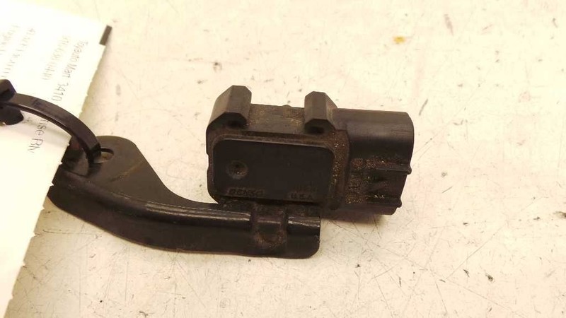 98 99 10 SIENNA Toyota AS79 Evap Control System Pressure Sensor 89460-08020
