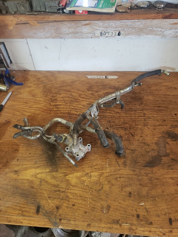 89-94 Nissan pathfinder upper oil line assembly OEM 3.0L SE-V6