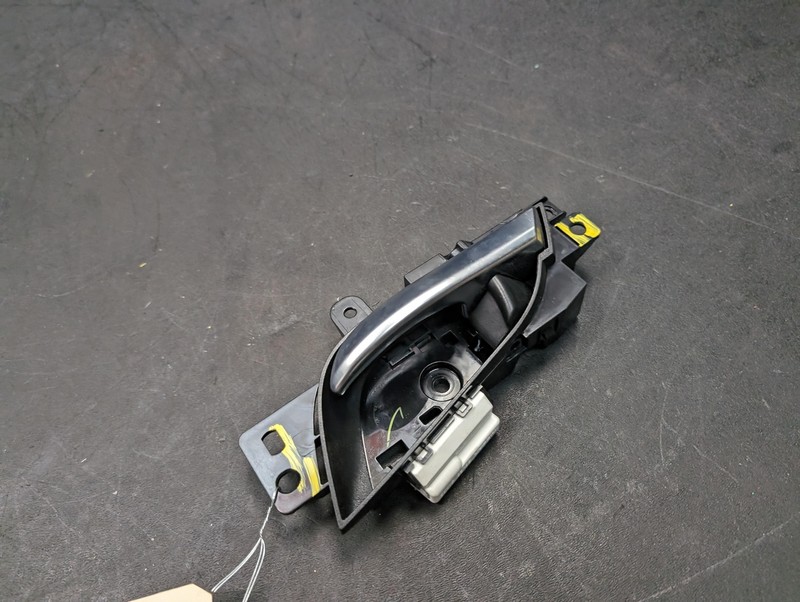 Front Left Door Inside Handle 2019 Infiniti QX50 80671-5NA0A 2020 2021 - 2024