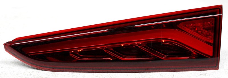 OEM Right Passenger Side LED Tail Lamp For Hyundai Kona 92404-J9110 Lens Chip
