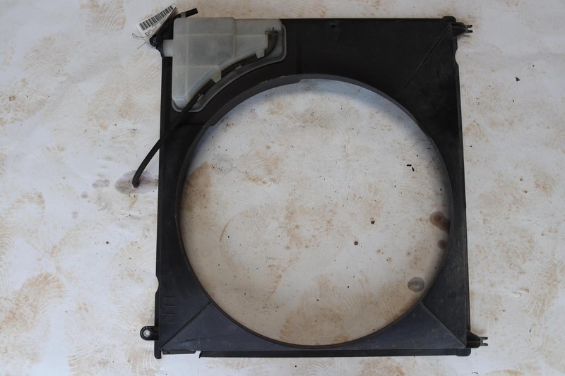 2007-2021 TOYOTA TUNDRA EXTENDED CAB ENGINE COOLING FAN SHROUD W/ BOTTLE OEM