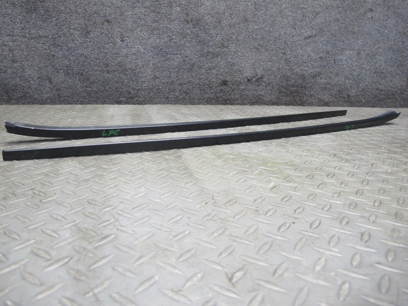 08-10 PORSCHE CAYENNE 957 FRONT WINDSHIELD EXTERIOR A PILLAR TRIM MOLDING SET