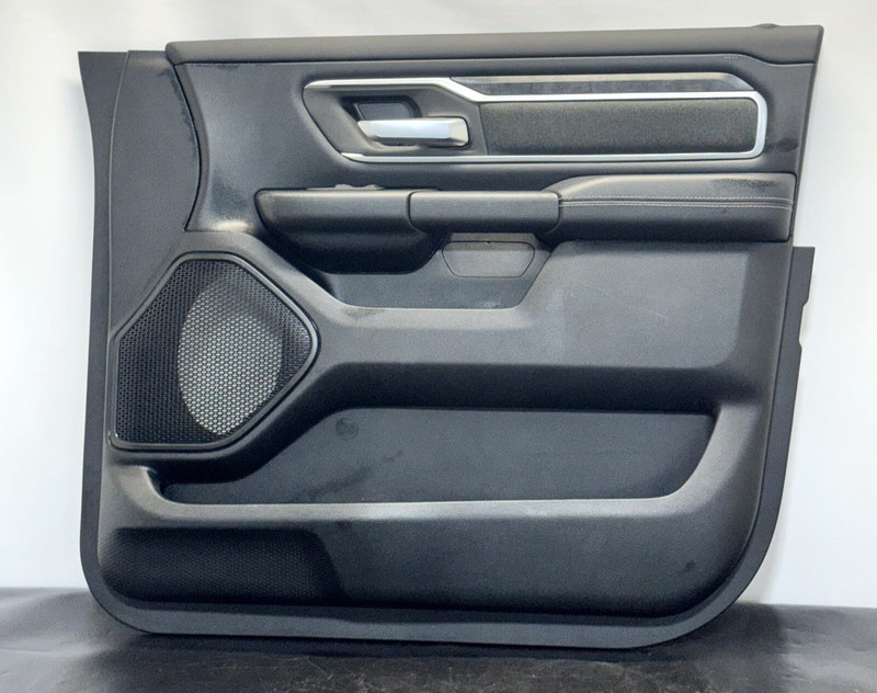 ✅ 2019-2025 RAM 1500 CREW CAB BIG HORN FRONT RIGHT DOOR TRIM PANEL RH SIDE OEM