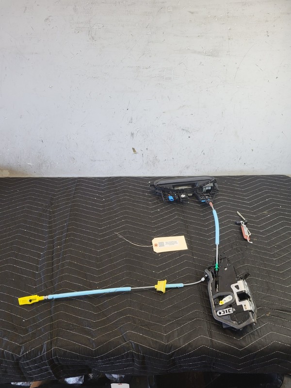 Used Oem BMW Left Driver Front Door Lock Latch Handle for 2023 430Xi Gran Coupe