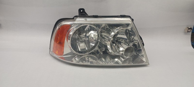 03-'06 LINCOLN NAVIGATOR Right passenger headlight Headlamp halogen OEM