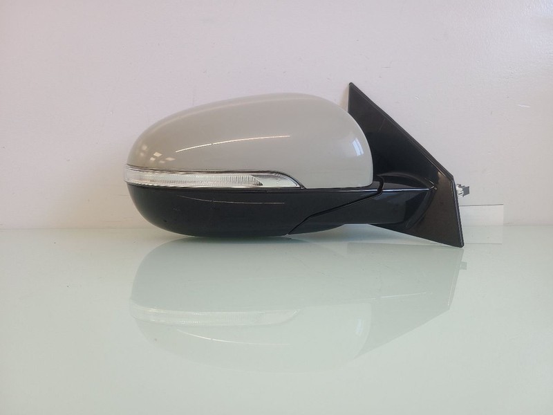 Passenger Side View Mirror Power Turn Signal Fits 16-20 SORENTO 580879
