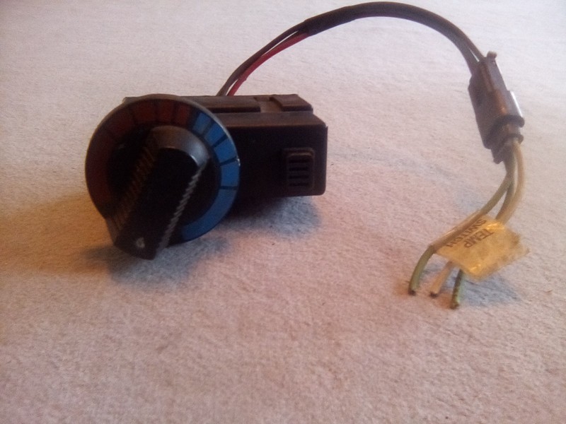 International 3527976C1 Temperature Switch