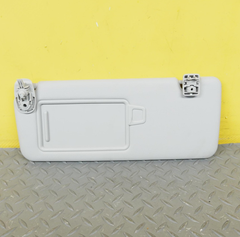 2022-2024 HYUNDAI TUCSON LEFT SUN VISOR ASSEMBLY W/SUNROOF OEM 85210CW200MMH