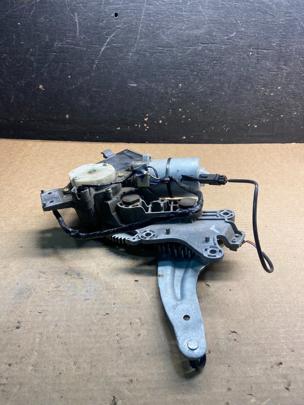 2009 to 2016 GMC Acadia Rear Trunk Liftgate Power Motor Actuator OEM z9180 DG