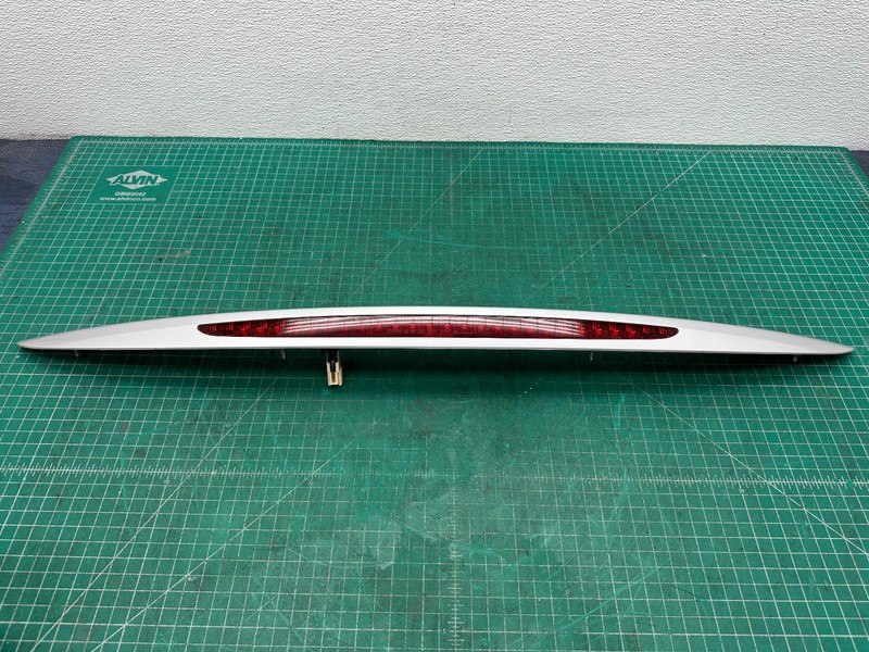 10-12 Lexus IS250 IS350 REAR CENTER BRAKE HIGH MOUNT STOP LIGHT LAMP Silver OEM