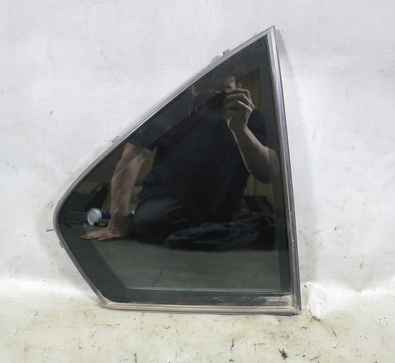 BMW E38 7-Series Right Rear Quarter Factory Double-Glazing Insulation Glass USED
