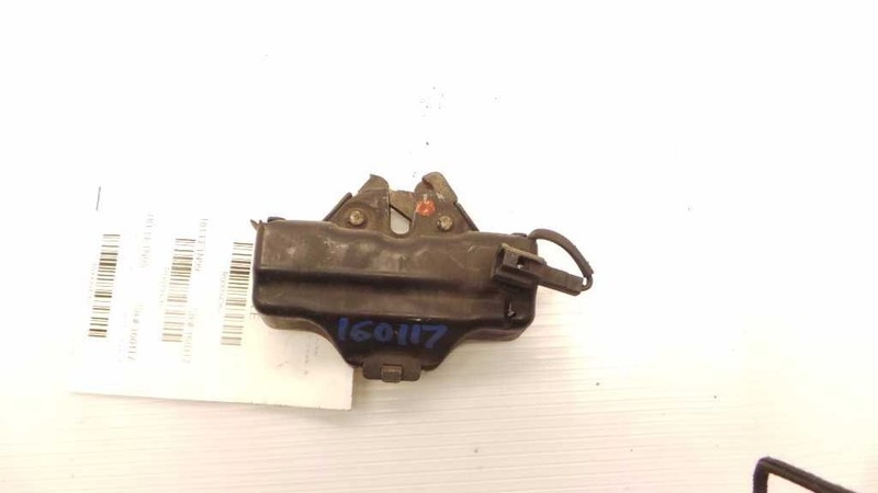 98 99 01 02 03 04 05 Lexus GS300 Hood Latch