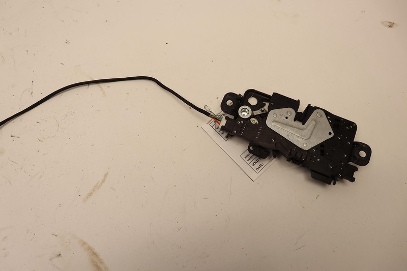 2017-2022 BMW 540I REAR TAILGATE LID LOCK ACTUATOR TRUNK LATCH OEM