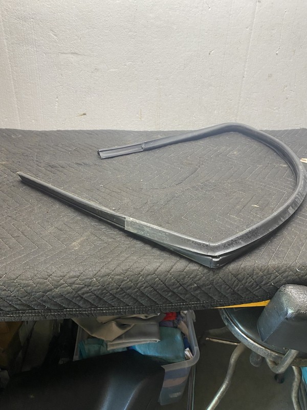 2014 JEEP COMPASS LEFT FRONT UPPER WINDOW SEAL OEM