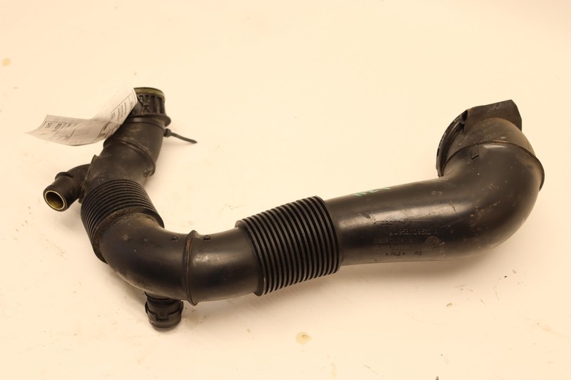 2015-2018 PORSCHE MACAN 3.0L RIGHT ENGINE AIR INTAKE HOSE DUCT PIPE OEM