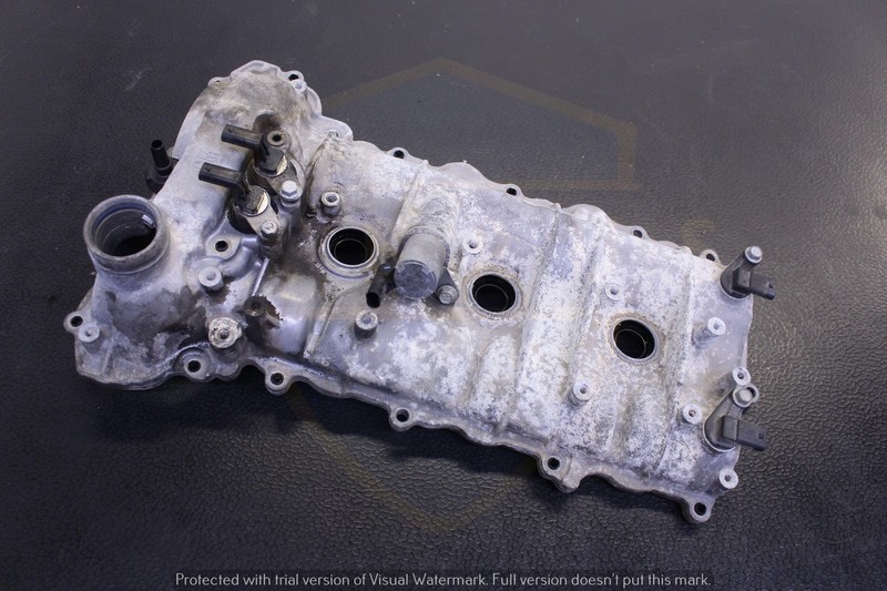 GMC ACADIA 17 18 19 20 21 22 23 DRIVER LEFT ENGINE MOTOR VALVE COVER OEM