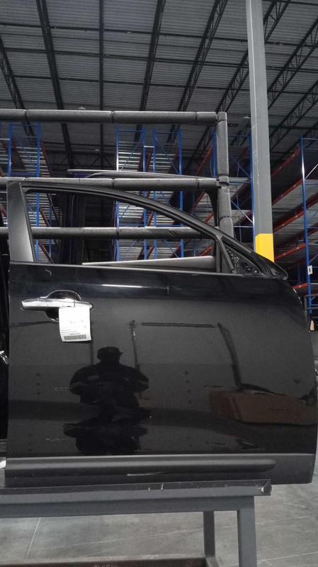 2014 KIA SORENTO Right Front Door Black OEM Used 3196310 60K Miles