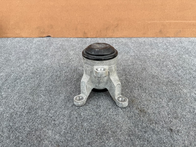 INFINITI QX60 2022-2025 OEM ENGINE MOTOR RIGHT MOUNT INSULATOR BRACKET FWD 3.5L